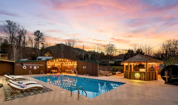 Luxe Mtn Ranch w/ Heated Pool & Tiki Bar + Views - Perfect Family Retreat!